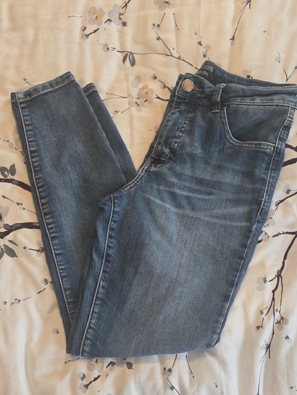 Maurices Skinny Jeans in Medium Blue Wash